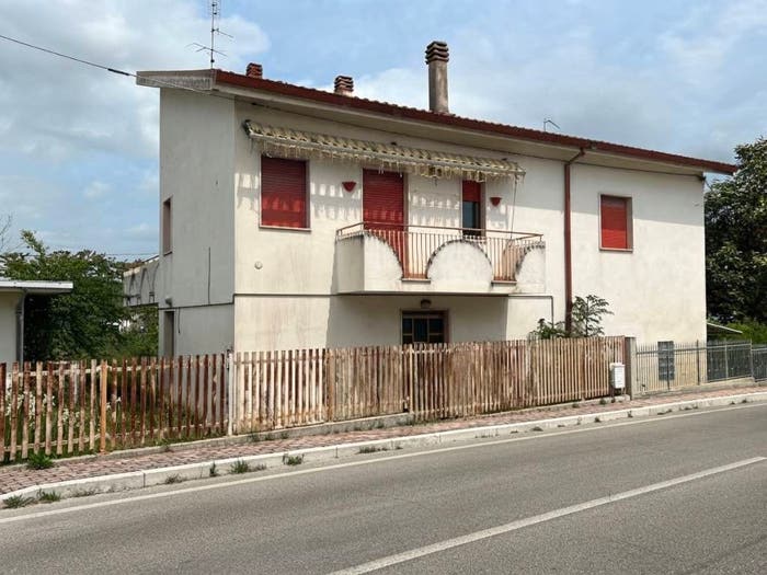 Appartamento con 5 locali in vendita in Contrada Fonteschiavo, Nocciano