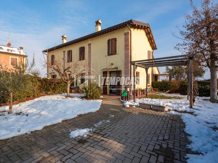 Casa quadrilocale in vendita in Via Casale, Faenza