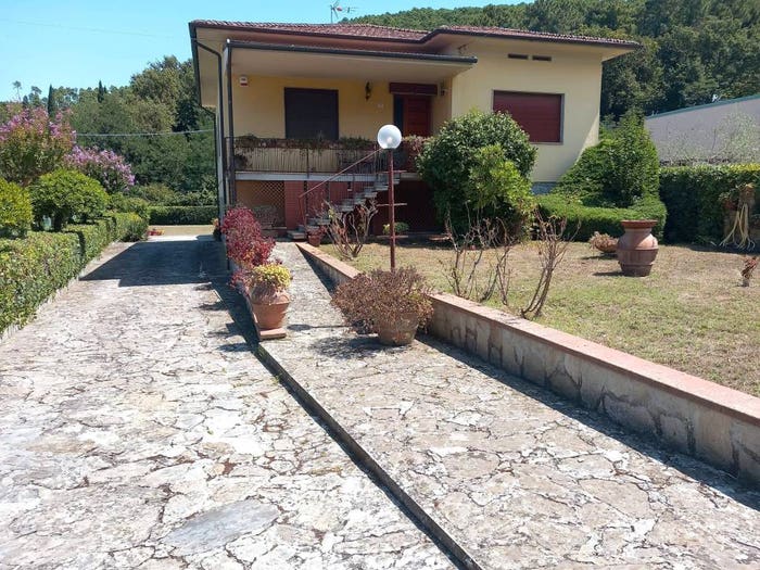 Casa con 6 locali in vendita in Via dei Sodini, Massa Macinaia San Leonardo, Capannori