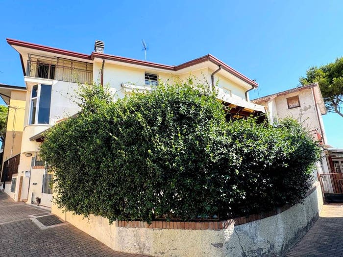 Casa quadrilocale in vendita in Strada Provinciale Rimini Montescudo, Gaiofana, Rimini