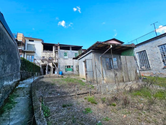 Casa bilocale in vendita in Via Bonfanti, Centro, Colzate