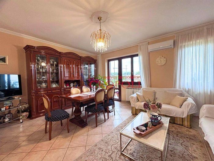 Appartamento trilocale in vendita in via Cissone, Osteria Nuova, Roma