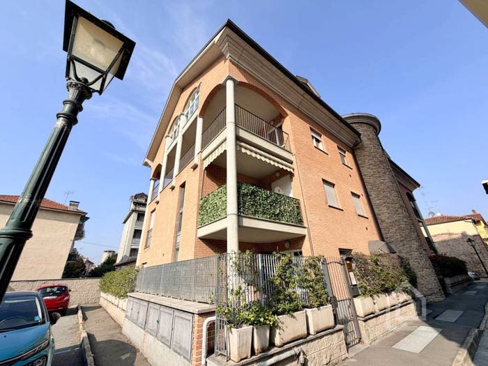 Appartamento trilocale in vendita in Via Giovanni Pascoli b, Centro, Chivasso