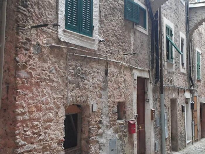 Appartamento bilocale in vendita in Isolabona