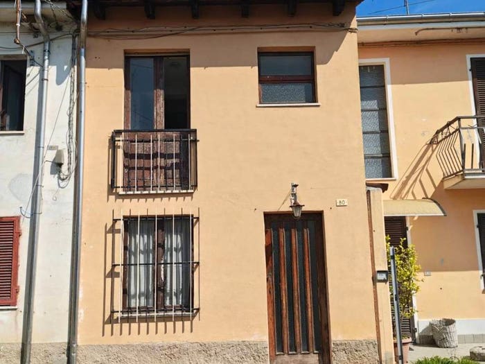 Appartamento trilocale in vendita in Via Carbonazzi, Felizzano
