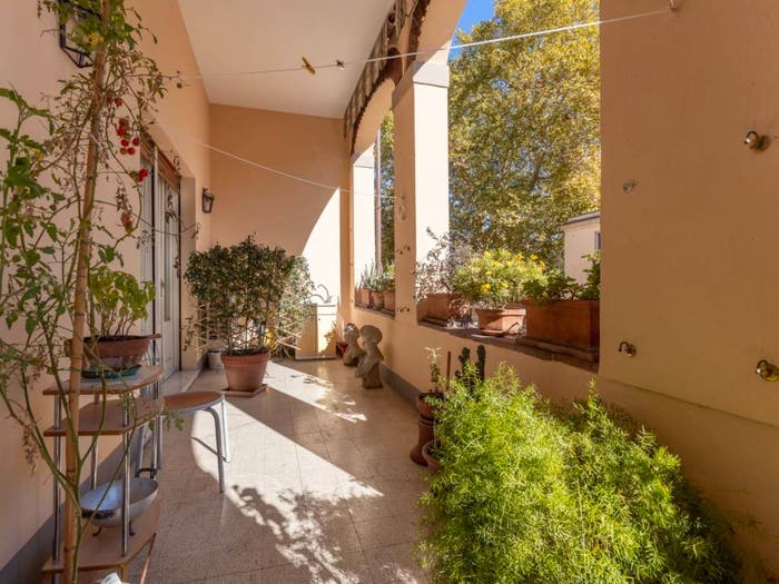 Appartamento con 6 locali in vendita in Via del Giardino Botanico, Piazza Anfiteatro Torre Guinigi, Lucca