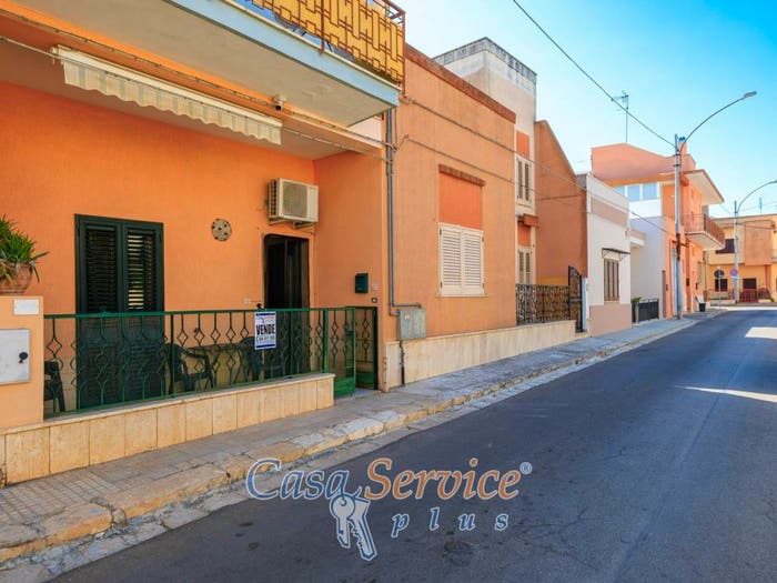 Appartamento quadrilocale in vendita in Via Maggio, Alezio
