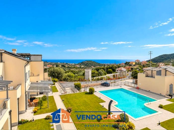 Appartamento trilocale in vendita in Via Maccagne, Centro, Boissano
