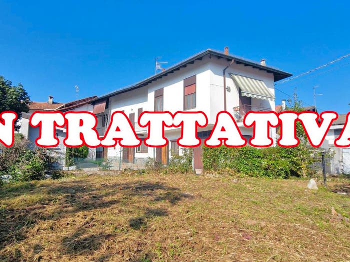 Casa con 6 locali in vendita in Via Chiesa, Revislate, GatticoVeruno