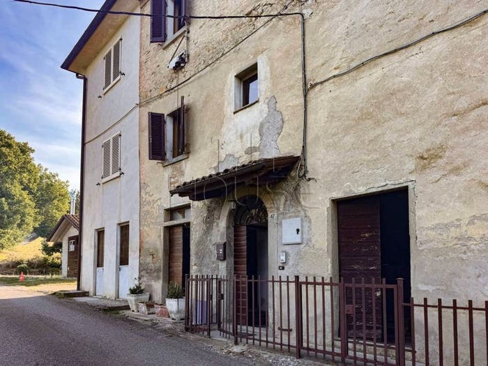 Casa con 6 locali in vendita in Via dell'Eremo, Città di Castello