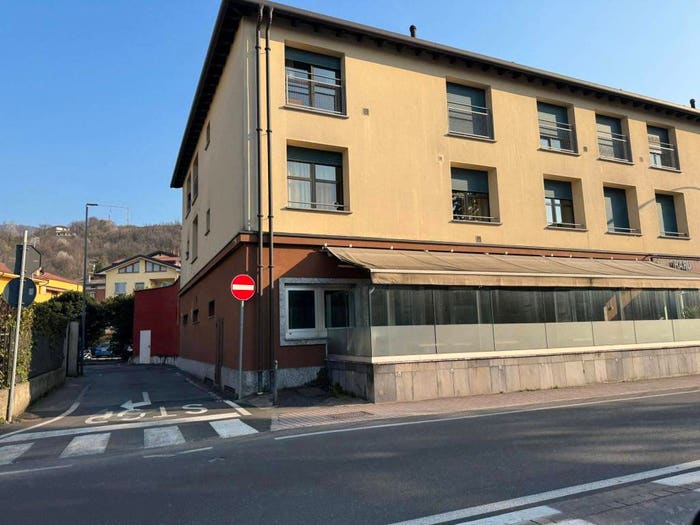 Casa con 6 locali in vendita in Via Papa Giovanni XXIII Oggiono LC Italia, Centro, Oggiono
