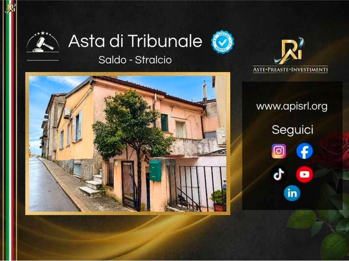 Appartamento trilocale in vendita in Via Fratelli Cervi, Centro, Tempio Pausania