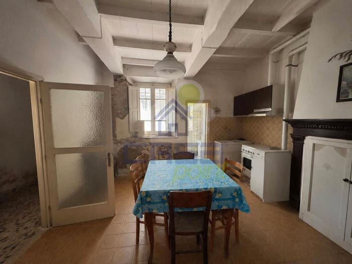 Casa con 6 locali in vendita in via largo della vittoria, Isola Dovarese