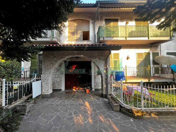 Appartamento bilocale in vendita in Via Giuseppe Garibaldi, Carnate