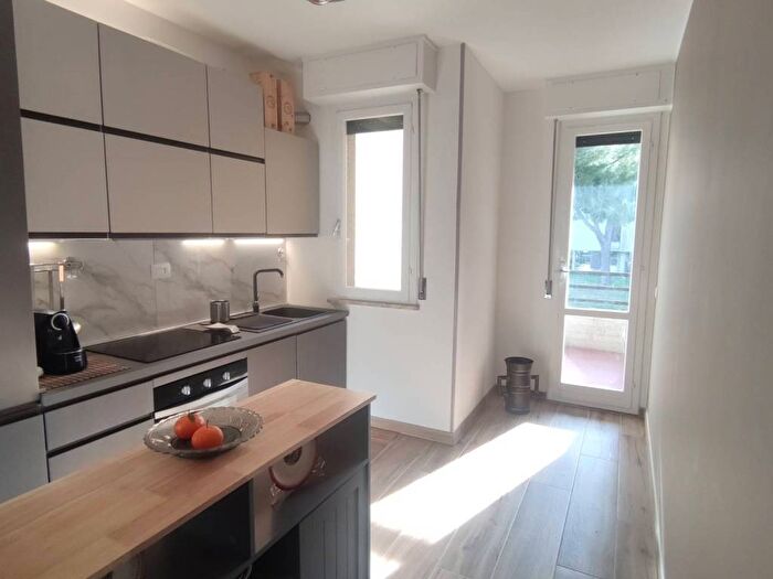 Appartamento quadrilocale in vendita in Via Palmiro Togliatti, Villa San Martino, Pesaro