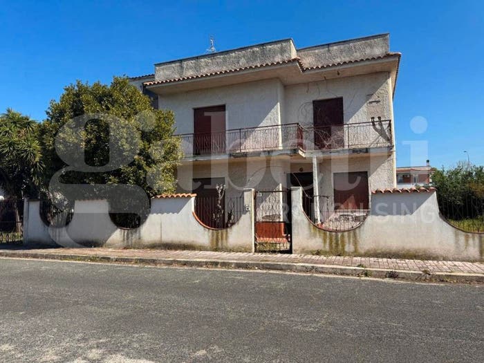 Casa con 6 locali in vendita in Via Apollo, Pantanaccio, Latina
