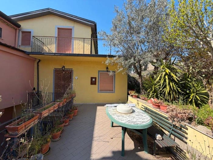 Appartamento quadrilocale in vendita in Via Borgo Loreto, Centro, Campoli Appennino
