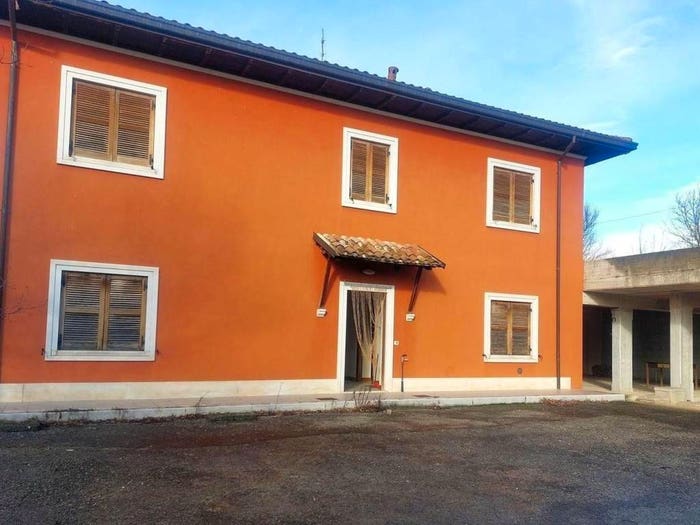 Appartamento con 6 locali in vendita in Via delle Vignole L'Aquila AQ Italia, Coppito Preturo, L'Aquila