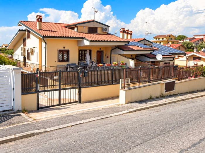 Casa con 5 locali in vendita in Via Bellegra, Setteville Nord, Guidonia Montecelio