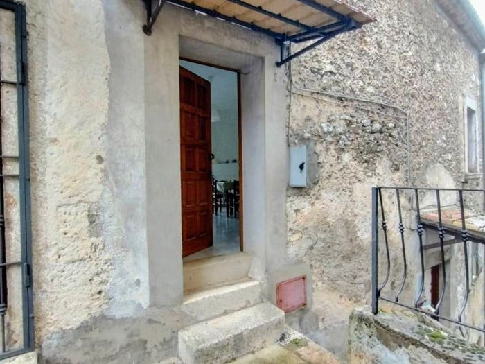 Casa bilocale in vendita in Via Roma, Centro, Colle San Magno