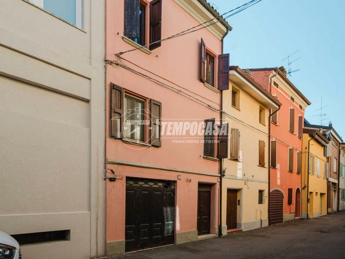 Casa quadrilocale in vendita in Via Guglielmo Marconi, Centro, Correggio