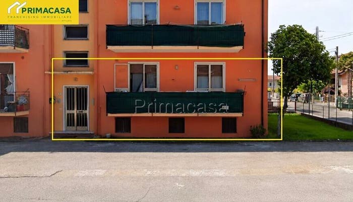 Appartamento con 6 locali in vendita in VIA CHIAVICA, Centro, Lonigo