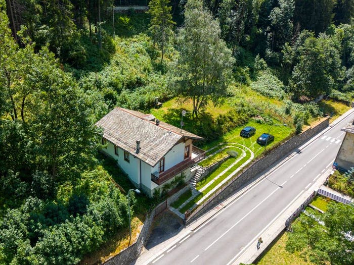 Casa quadrilocale in vendita in Via Don Romeo Ballerini, Centro, Campodolcino