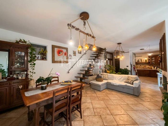 Casa con 5 locali in vendita in Via Nazionale, Porte