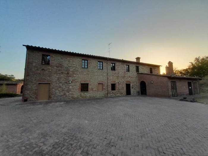 Casa con 6 locali in vendita in Palaia