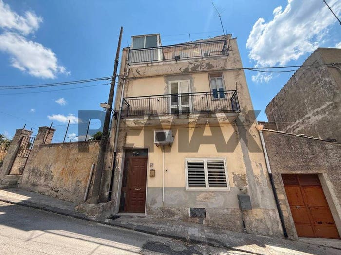 Appartamento quadrilocale in vendita in via IV Novembre, Buscemi