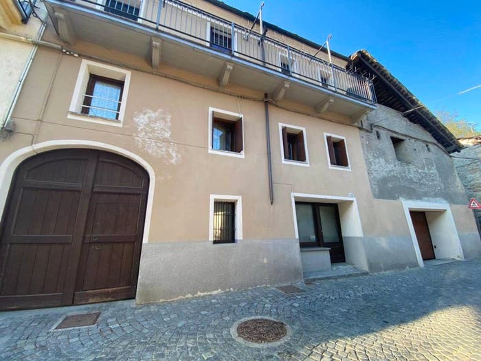 Appartamento trilocale in vendita in Via Roma, Villefranche, Quart