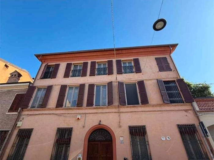 Casa quadrilocale in vendita in Via Mascheraio, Centro Storico, Ferrara