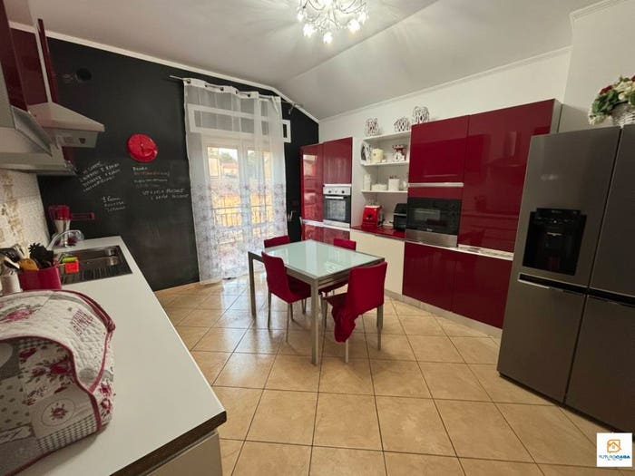 Appartamento con 5 locali in vendita in Via Novembre, Ariano Irpino