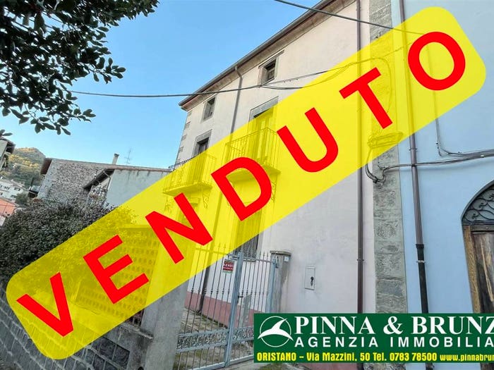 Casa con 6 locali in vendita in Via Angioi, Centro, Santu Lussurgiu