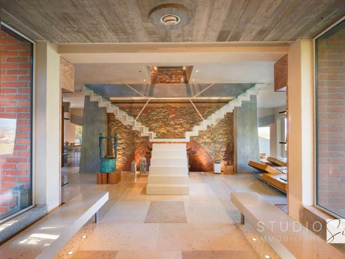 Casa con 6 locali in vendita in Via Montalese, Santomato, Pistoia