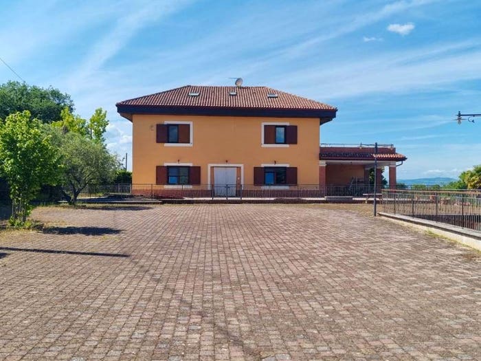 Casa con 6 locali in vendita in Contrada Bosco, Grottaminarda