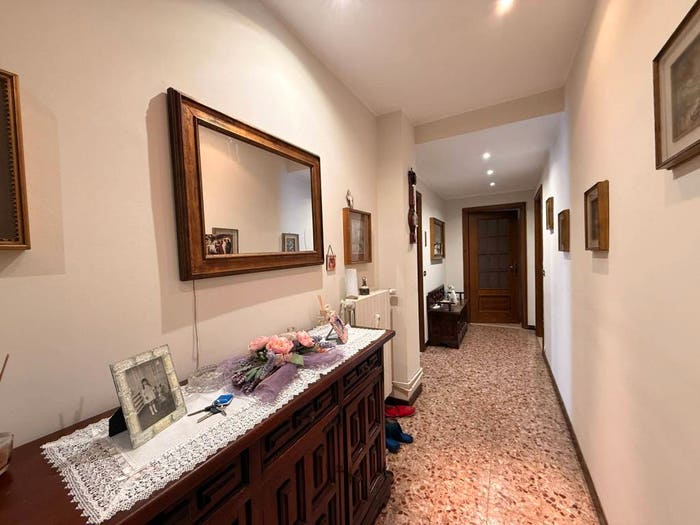 Appartamento trilocale in vendita in Alzaia Naviglio Grande, Navigli Darsena, Milano