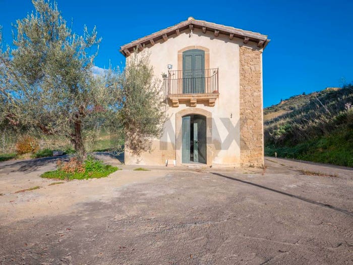 Casa bilocale in vendita in Via Euripide, Caltagirone