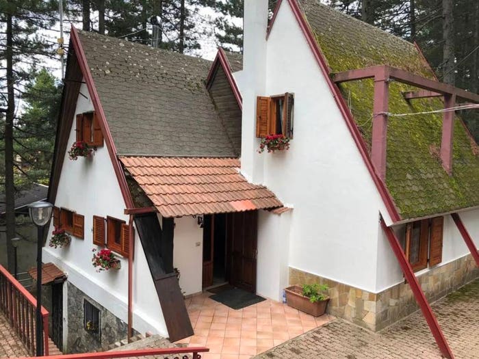 Casa con 6 locali in vendita in Viale E Mancuso, Taverna
