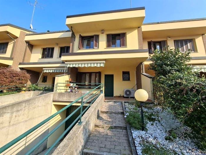 Casa con 5 locali in vendita in Largo Giorgetti, Meda