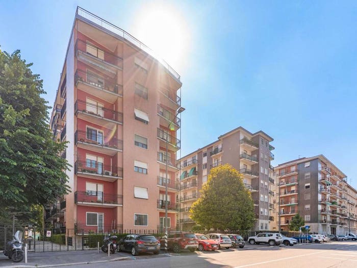 Appartamento trilocale in vendita in Via Mincio, Corvetto, Milano