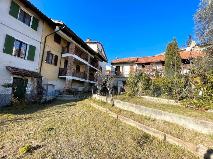 Casa con 6 locali in vendita in Via dei Forti, Centro, Albugnano
