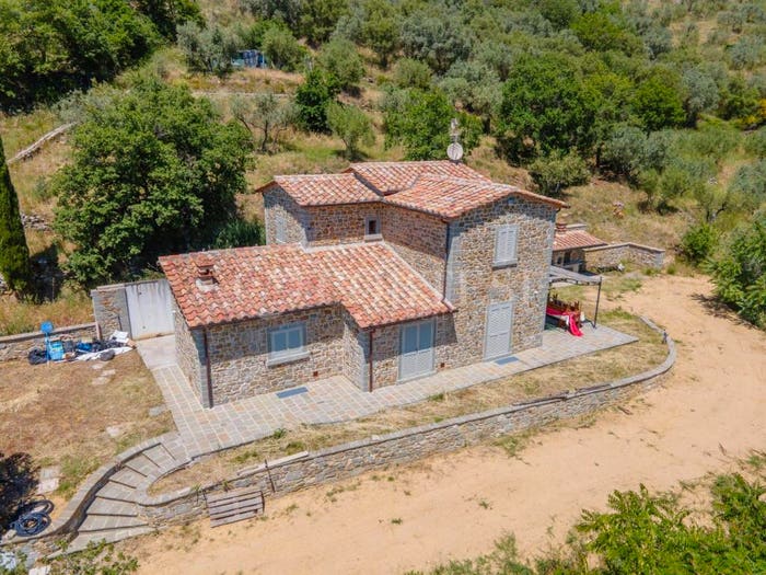 Casa con 6 locali in vendita in Starda Comunale di Cegliolo, Cortona