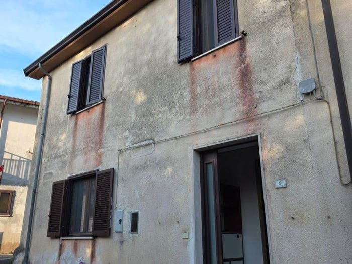 Casa con 5 locali in vendita in Piazza Cesare d'Andrea, Sant'Angelo dei Lombardi