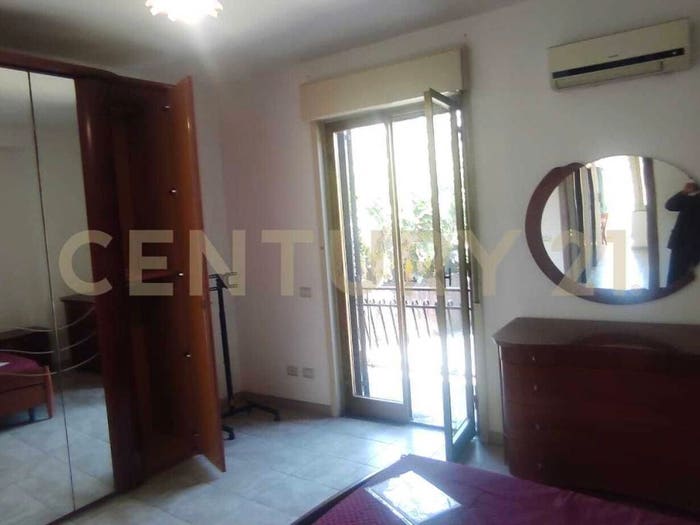 Appartamento con 6 locali in vendita in Via Luigi Settembrini, Centro, Giarre