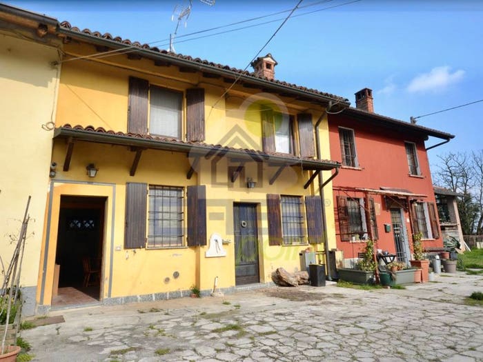 Casa quadrilocale in vendita in VIA CASCINE DI SOTTO, Inverno e Monteleone