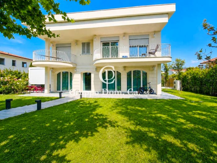 Casa con 6 locali in vendita in Via Agnelli, Centro, Forte dei Marmi