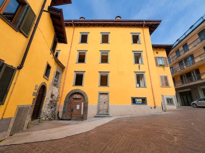 Appartamento trilocale in vendita in Via Pietro Fanzago, Centro, Clusone