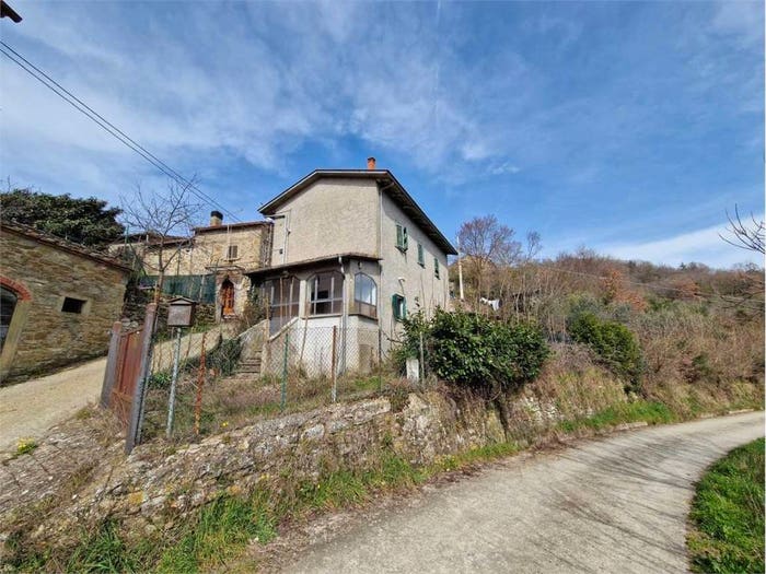 Casa quadrilocale in vendita in Capolona
