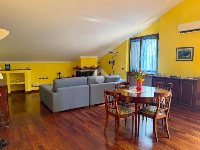 Appartamento trilocale in vendita in Via Cavour, Attigliano